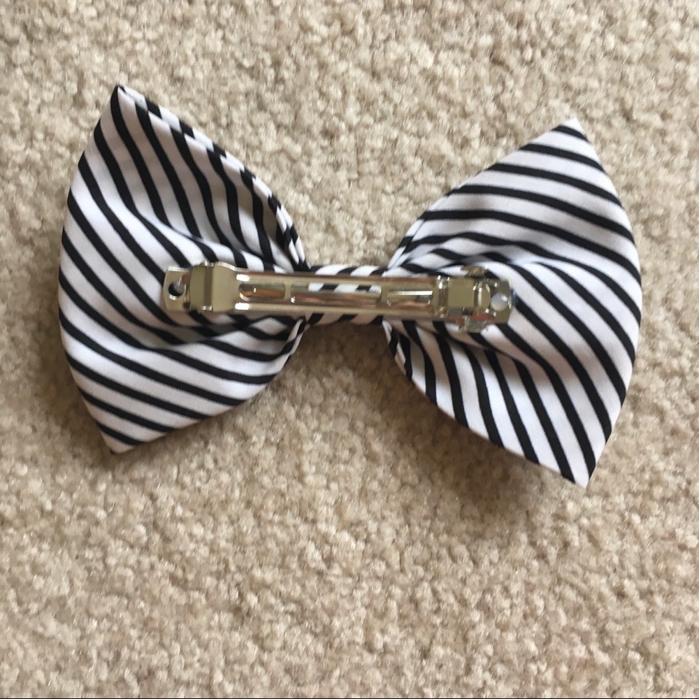 Hair Clips - Picture 3 of 5